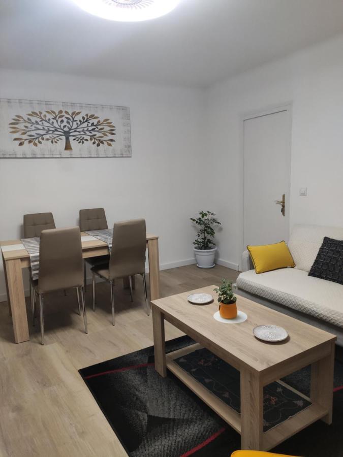 Apartamento Estel La Seu d'Urgell Exterior photo